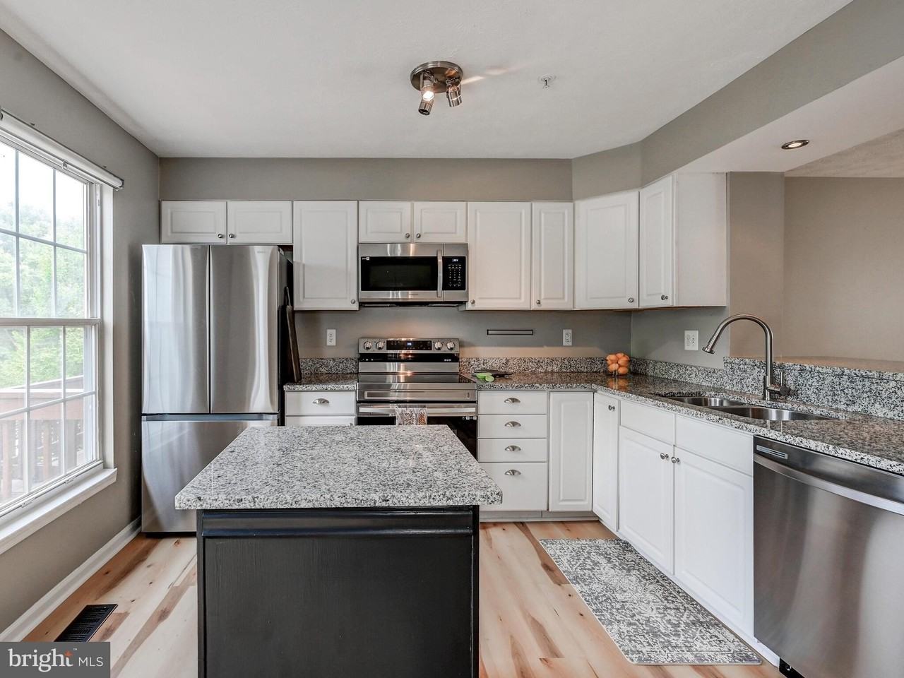 3 Sandview Ct - Photo 2 of 22