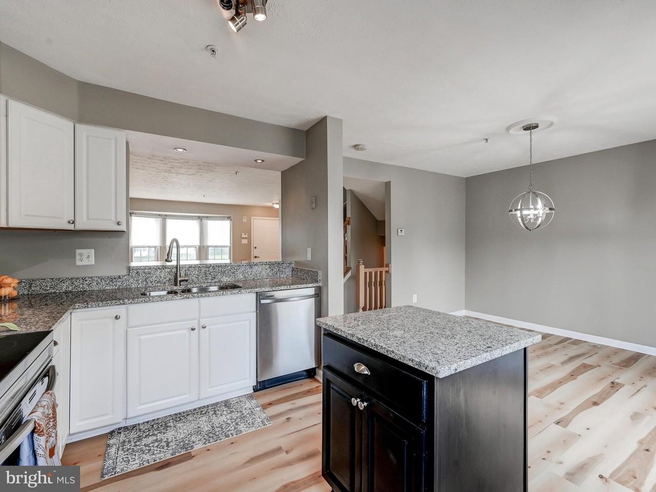 3 Sandview Ct - Photo 3 of 22