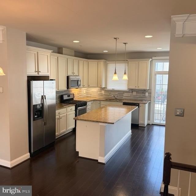 35 Meridian Ln - Photo 6 of 26