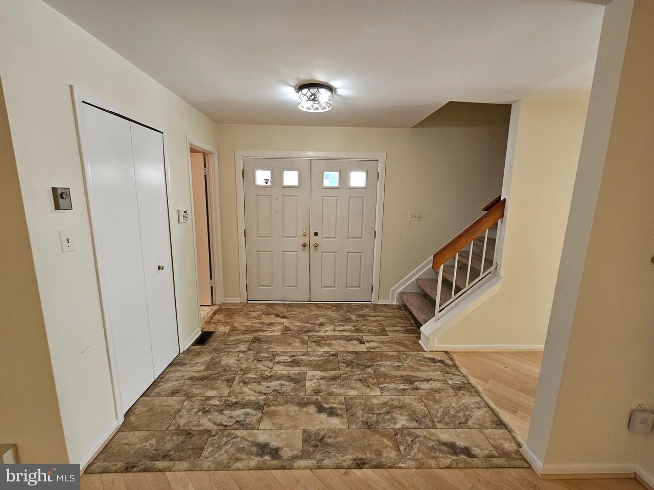 6908 10 Timbers Ln - Photo 2 of 26