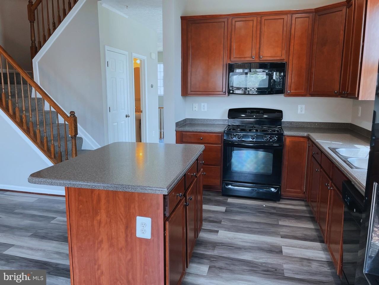 4747 Witchhazel Way - Photo 5 of 14