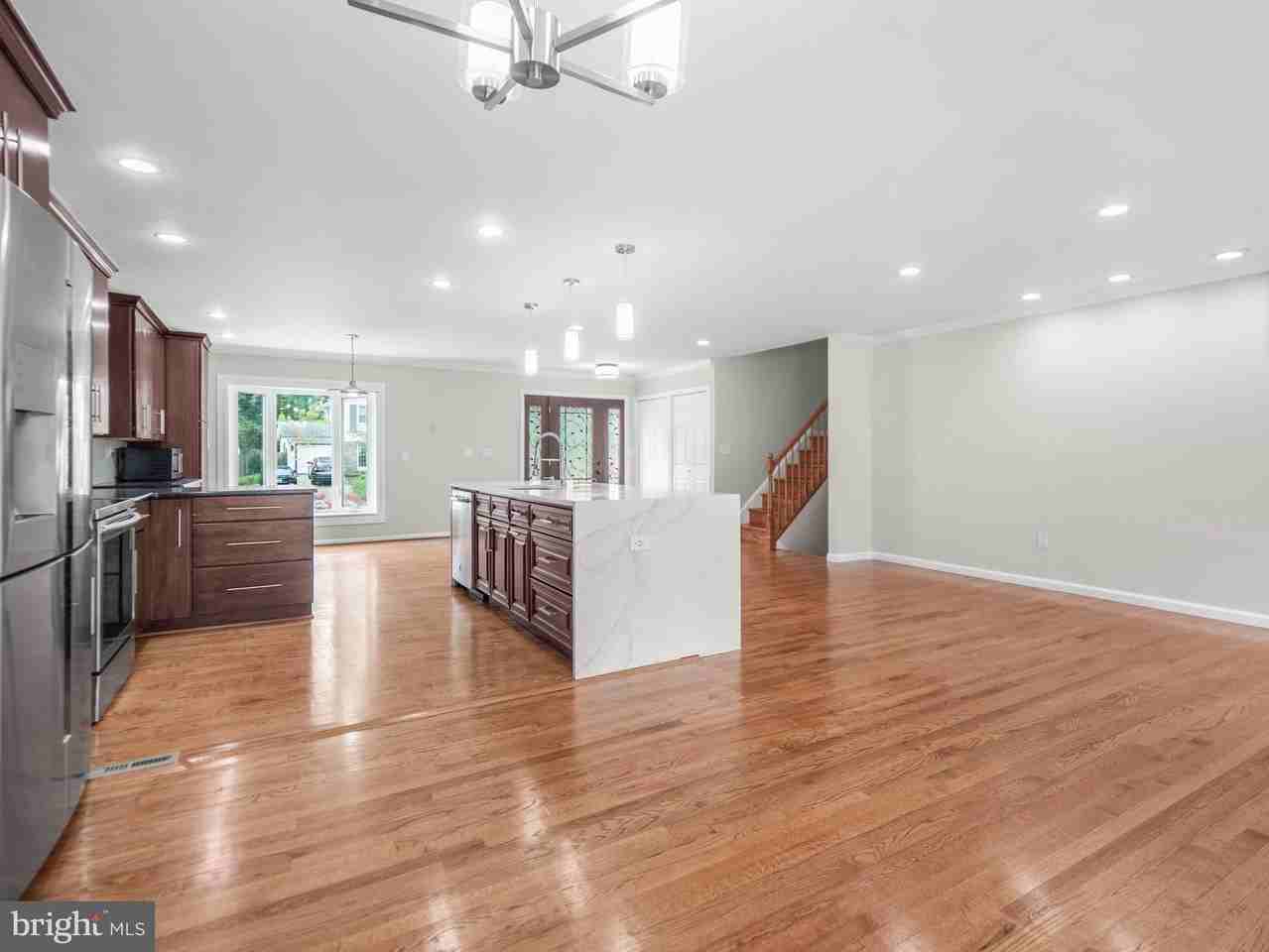 14204 Woodcrest Dr - Photo 7 of 39