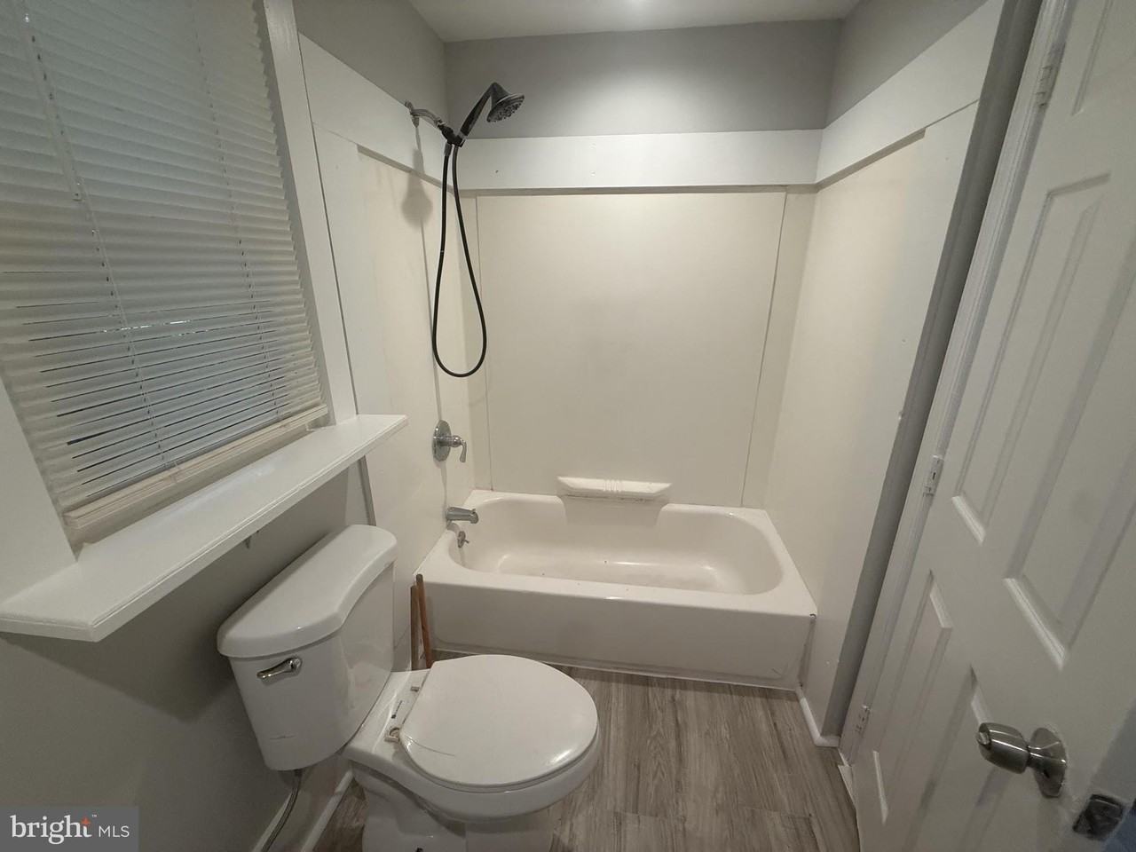 212 Warren St #2 - Photo 4 of 31