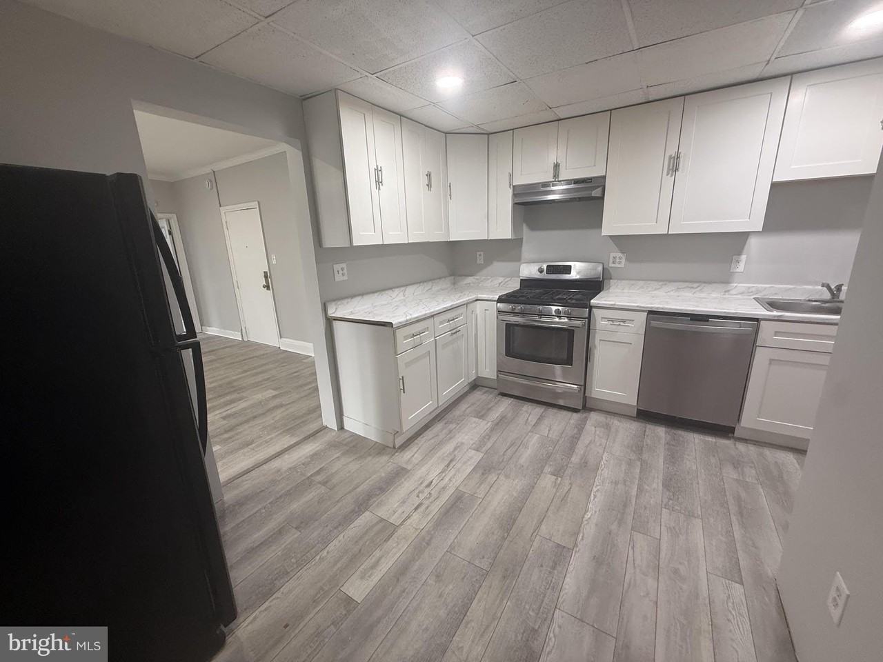 212 Warren St #2 - Photo 5 of 31