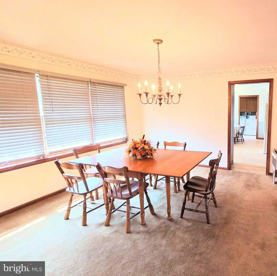 135 Hancock Ln - Photo 6 of 14