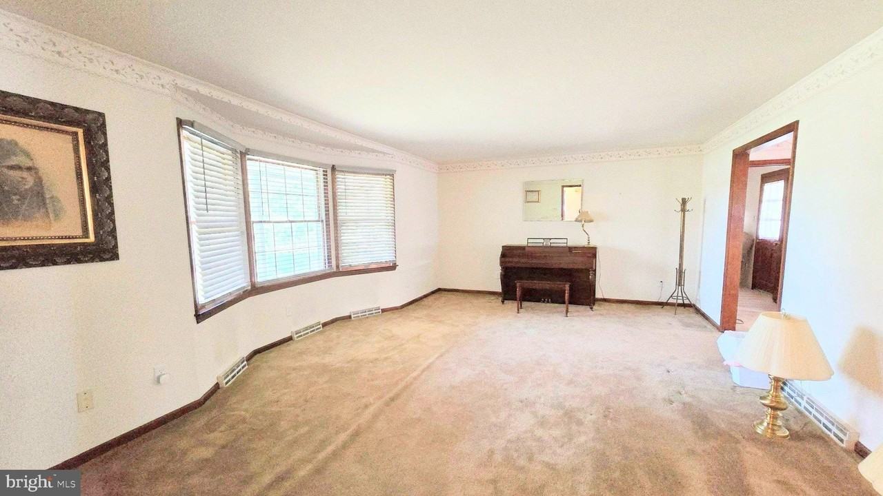 135 Hancock Ln - Photo 7 of 14