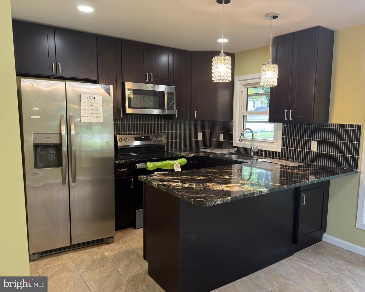 54 Plumtree Ln - Photo 3 of 8
