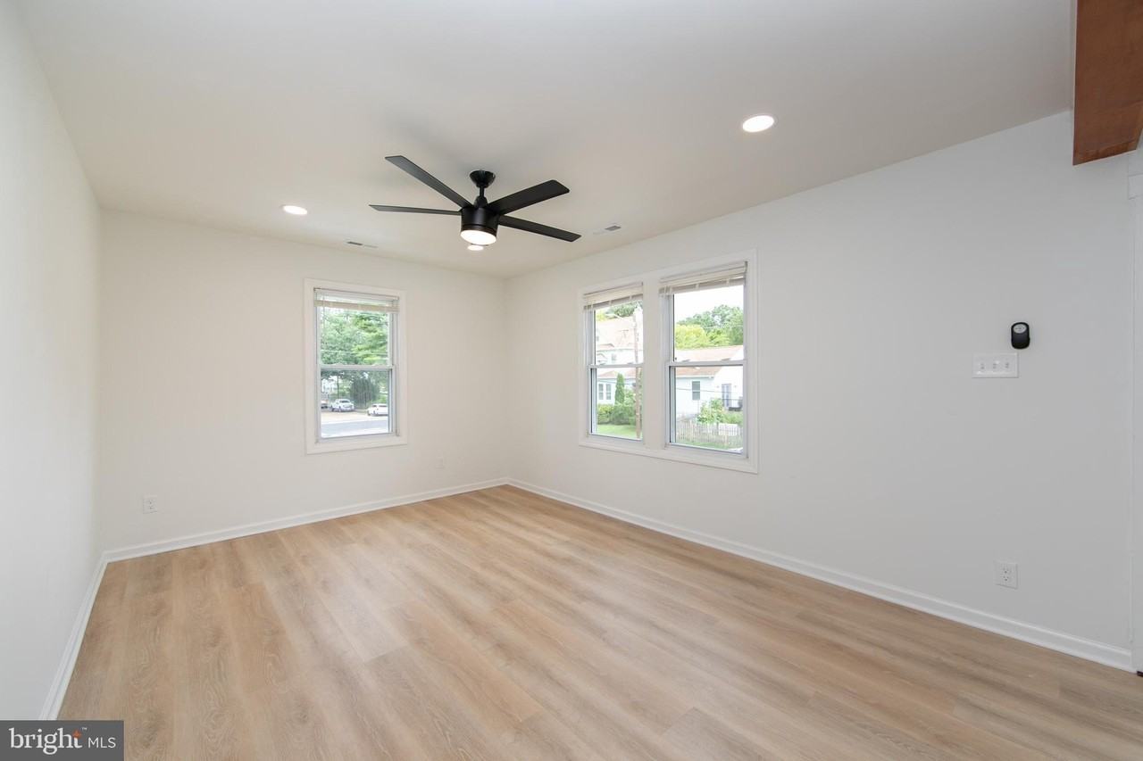 312 4th Ave - Photo 7 of 24