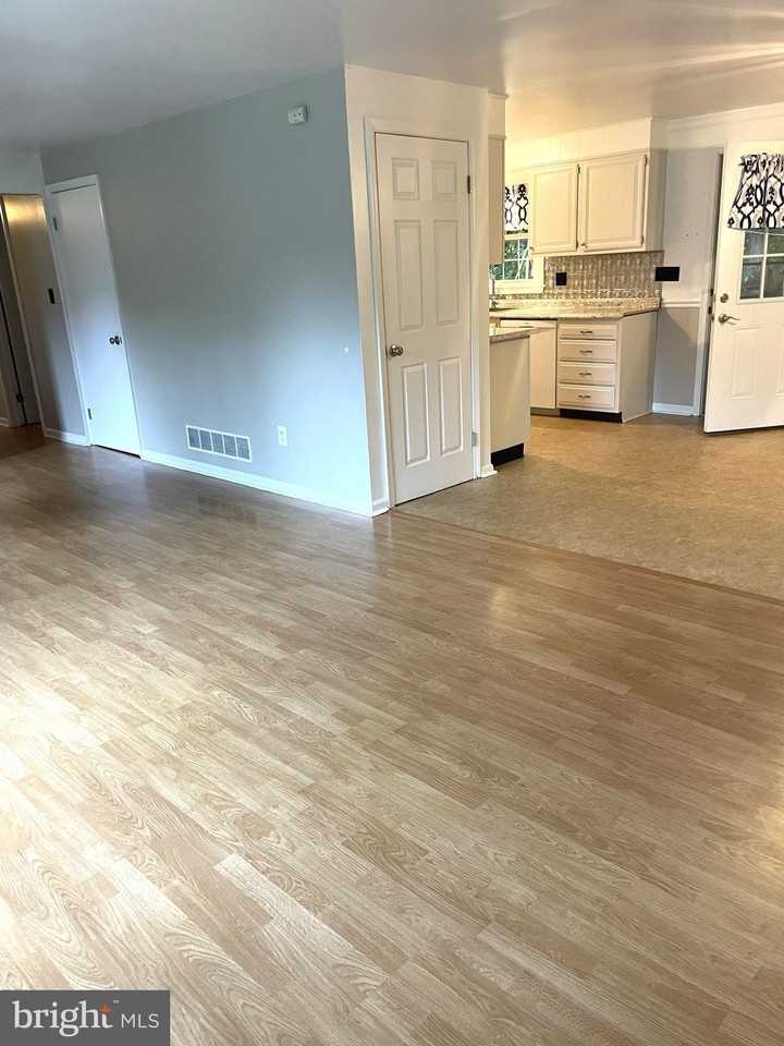146 Cambridge Rd - Photo 5 of 15