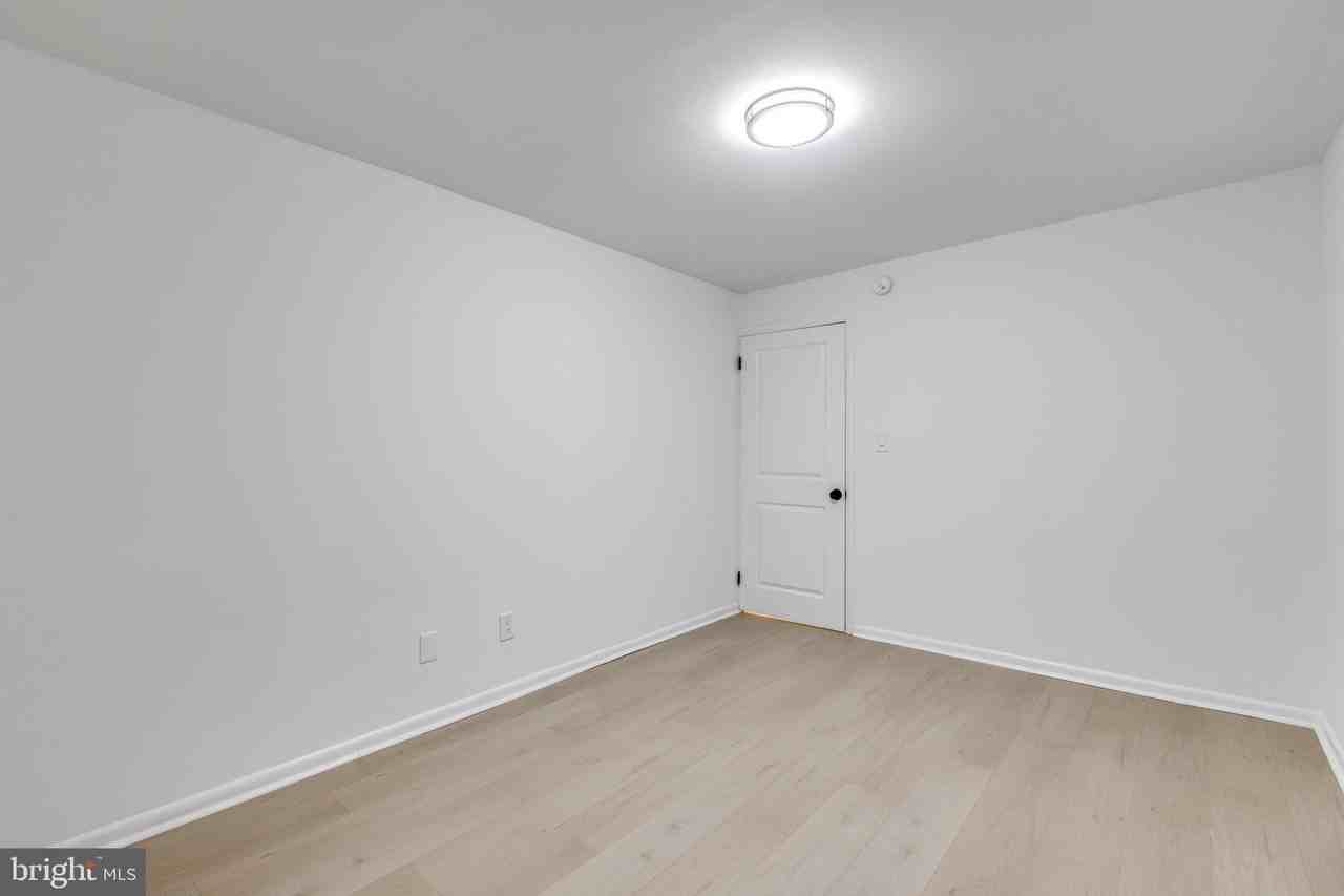 4242 Pine St #1A - Photo 4 of 15