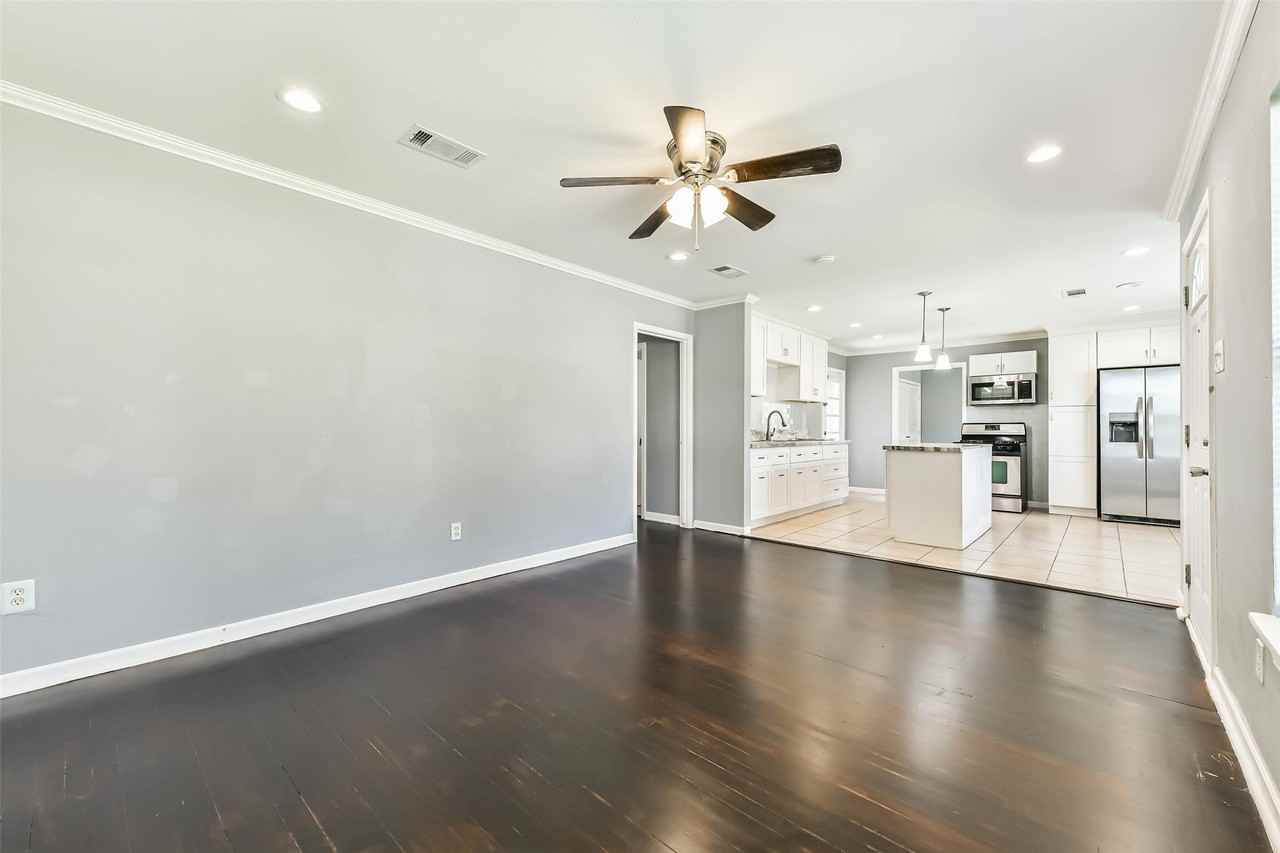 938 Vivian Ave - Photo 7 of 26