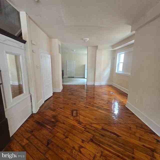 203 W Wyoming Ave - Photo 4 of 8