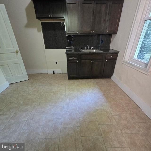 4432 N 19th St - Photo 4 of 7