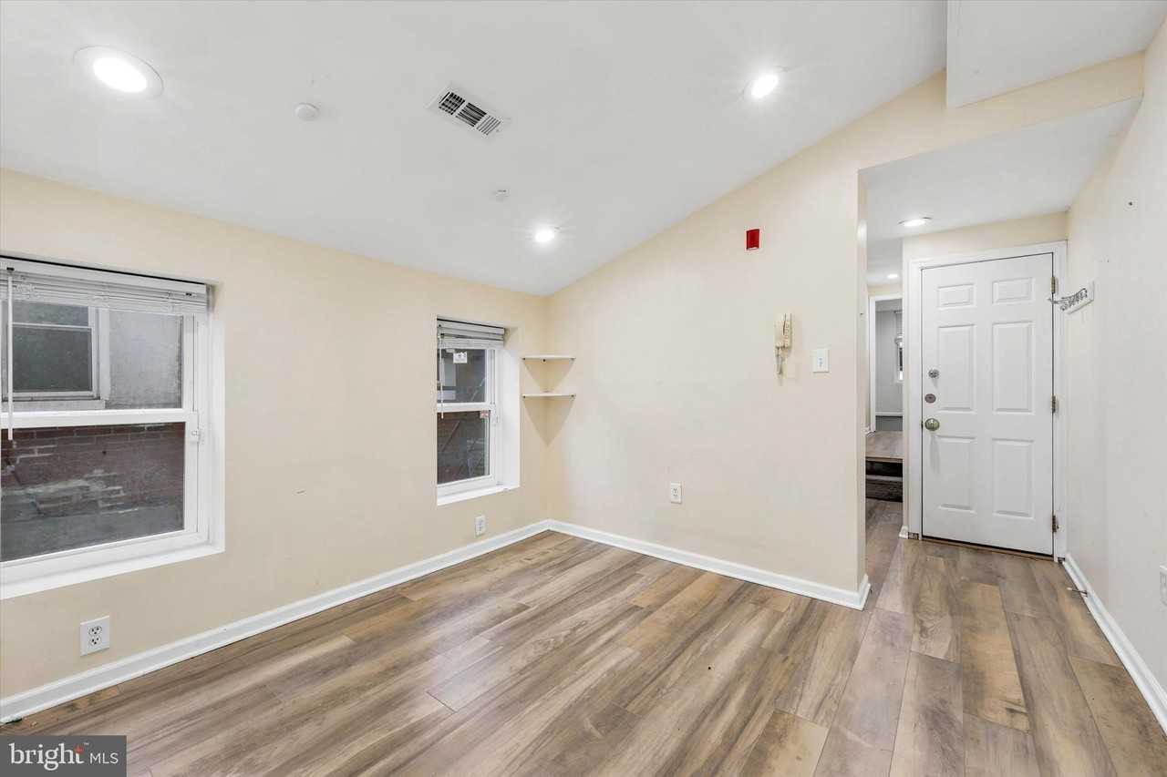 33 S 19th St #2 - Photo 2 of 15
