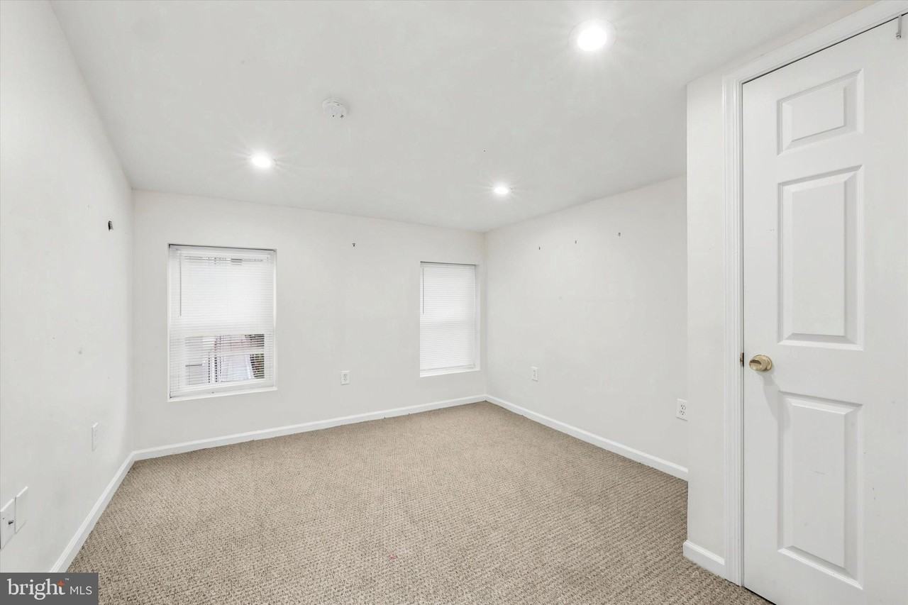 33 S 19th St #2 - Photo 4 of 15
