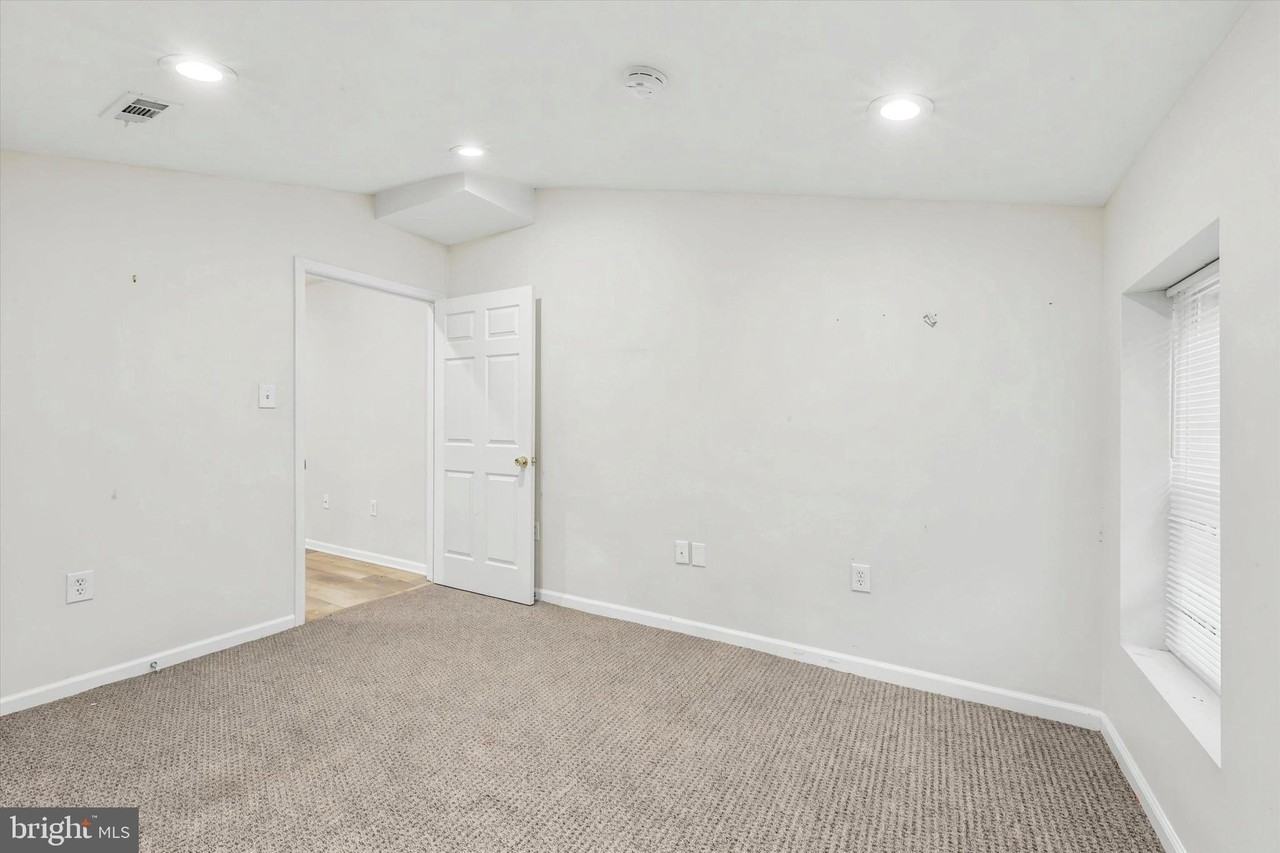 33 S 19th St #2 - Photo 6 of 15