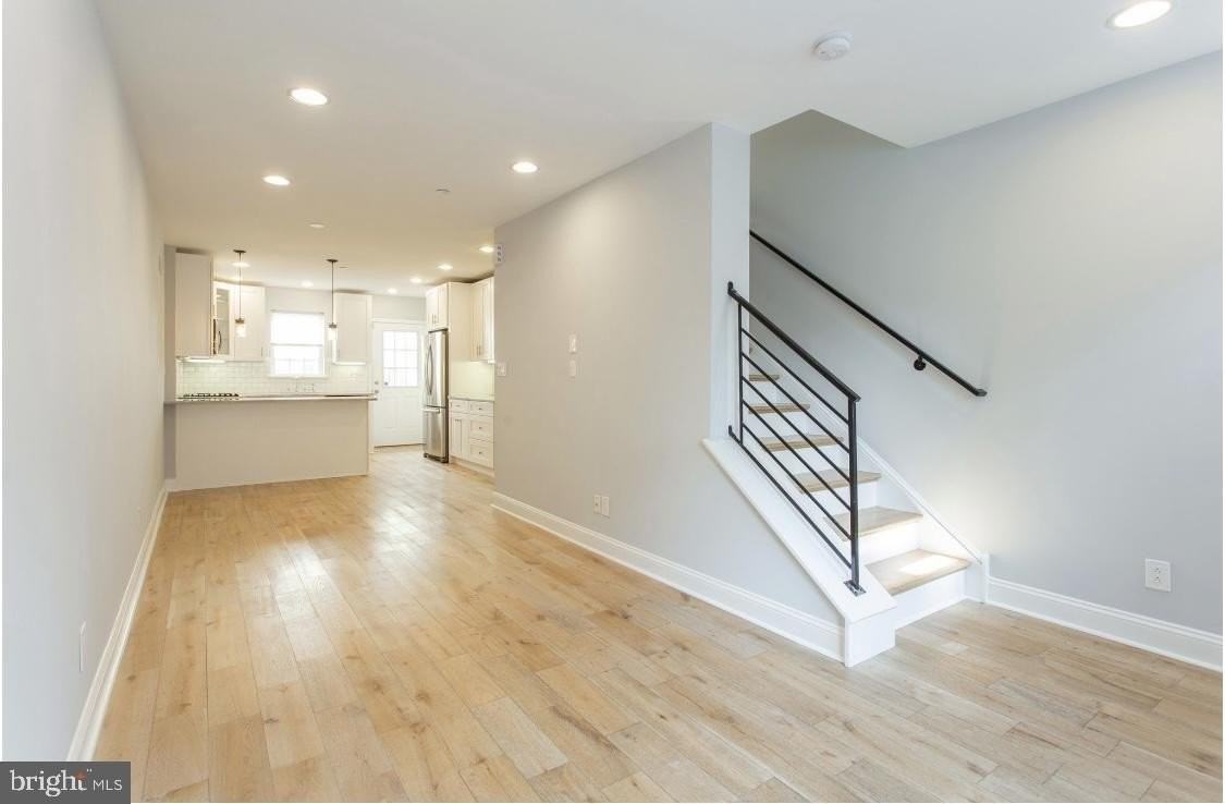 1322 S Bancroft St - Photo 2 of 16