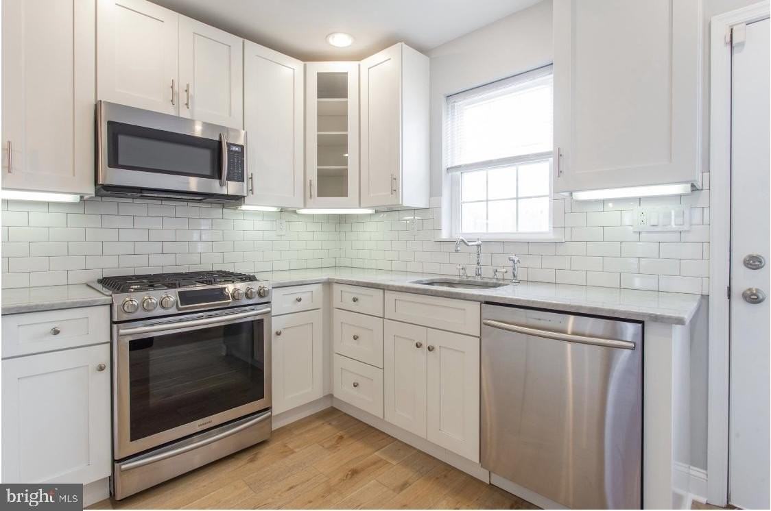 1322 S Bancroft St - Photo 6 of 16