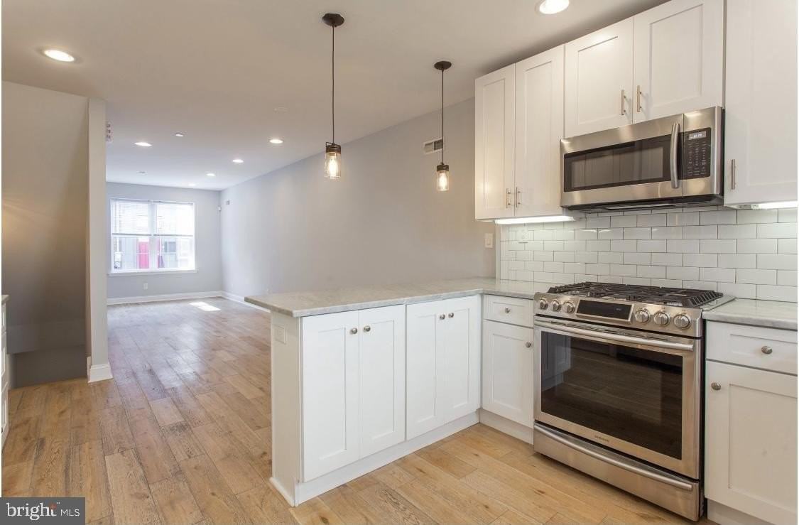 1322 S Bancroft St - Photo 7 of 16