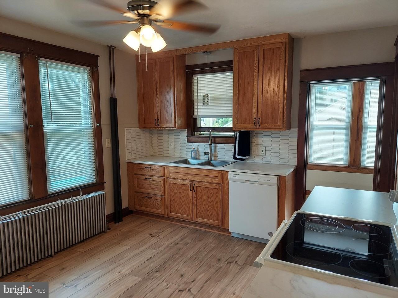 393 S Main St - Photo 5 of 14