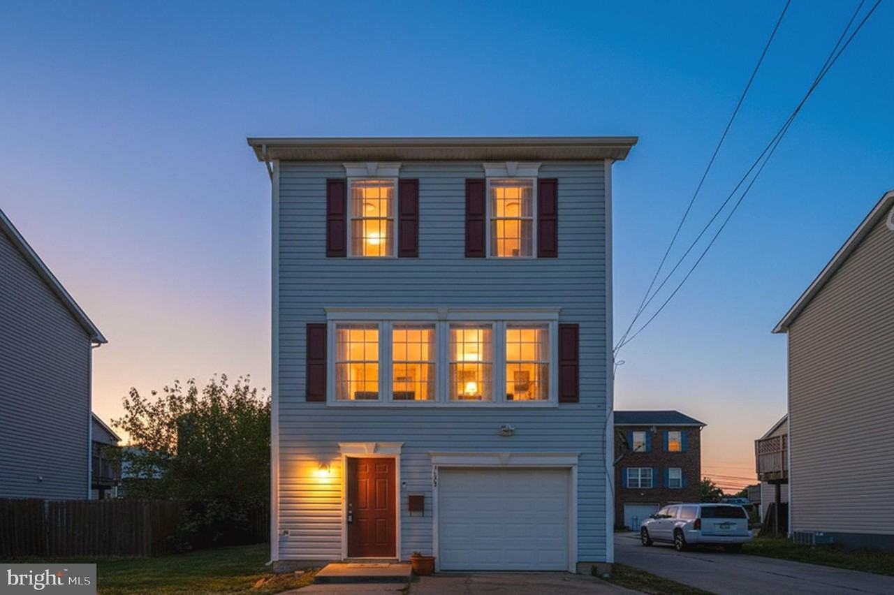 1609 Airport Ave - Photo 2 of 30