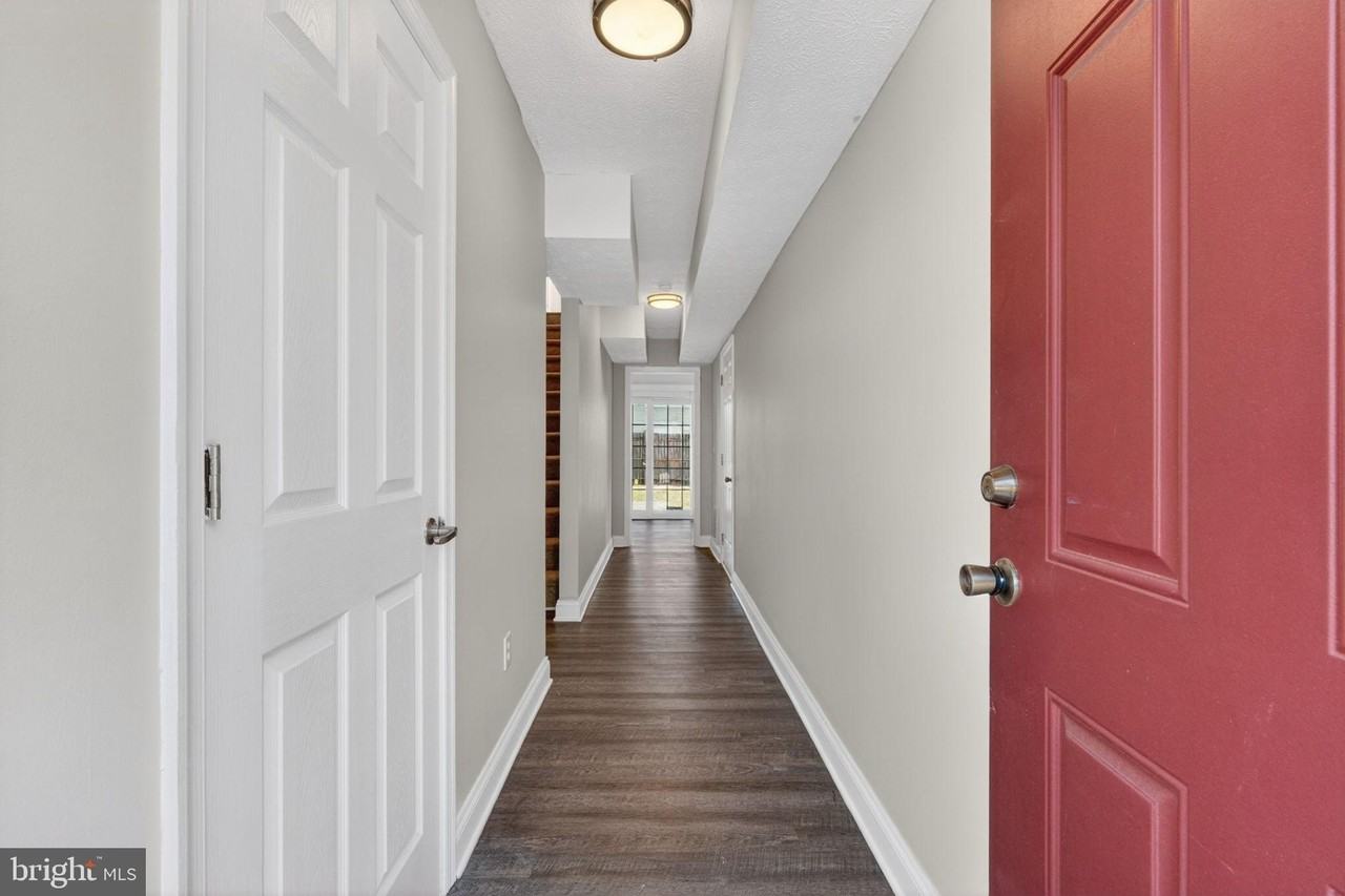 1609 Airport Ave - Photo 3 of 30
