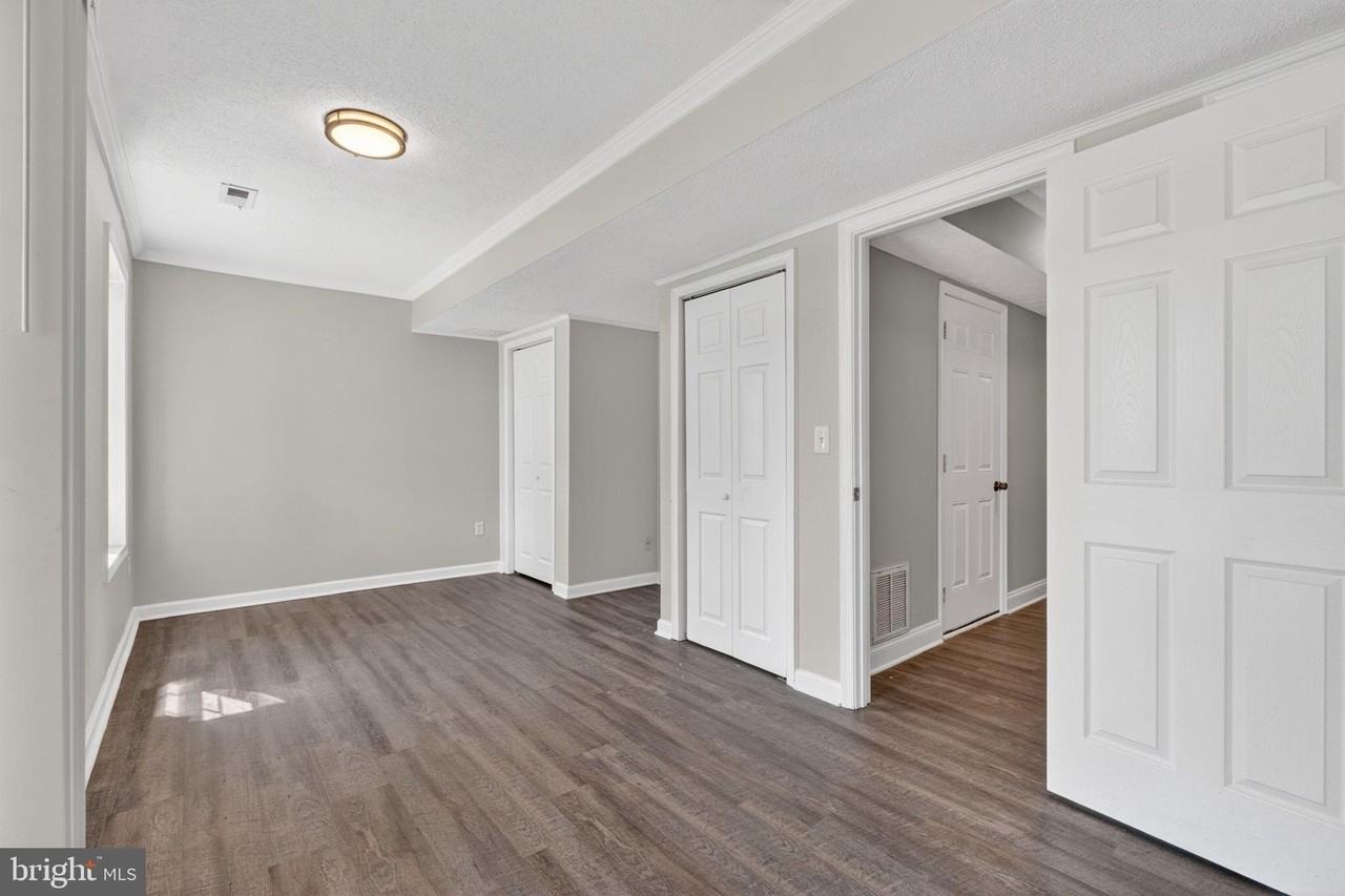1609 Airport Ave - Photo 5 of 30