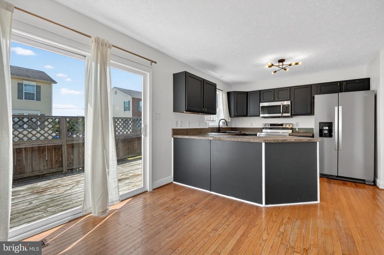 1609 Airport Ave - Photo 7 of 30
