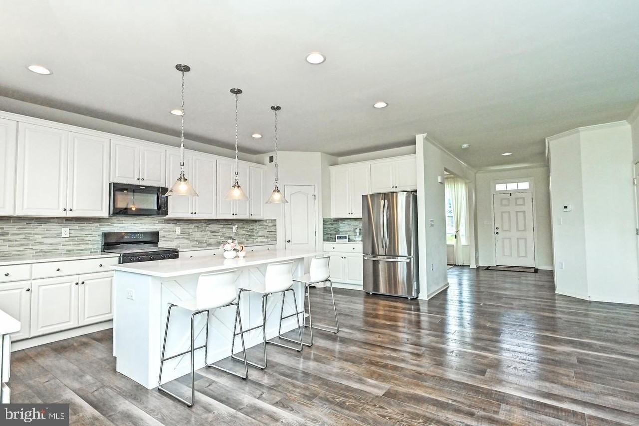 106 Alliance Ct - Photo 4 of 16