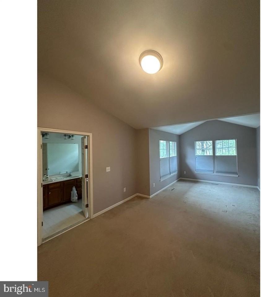 1414 Park Garden Ln - Photo 5 of 7
