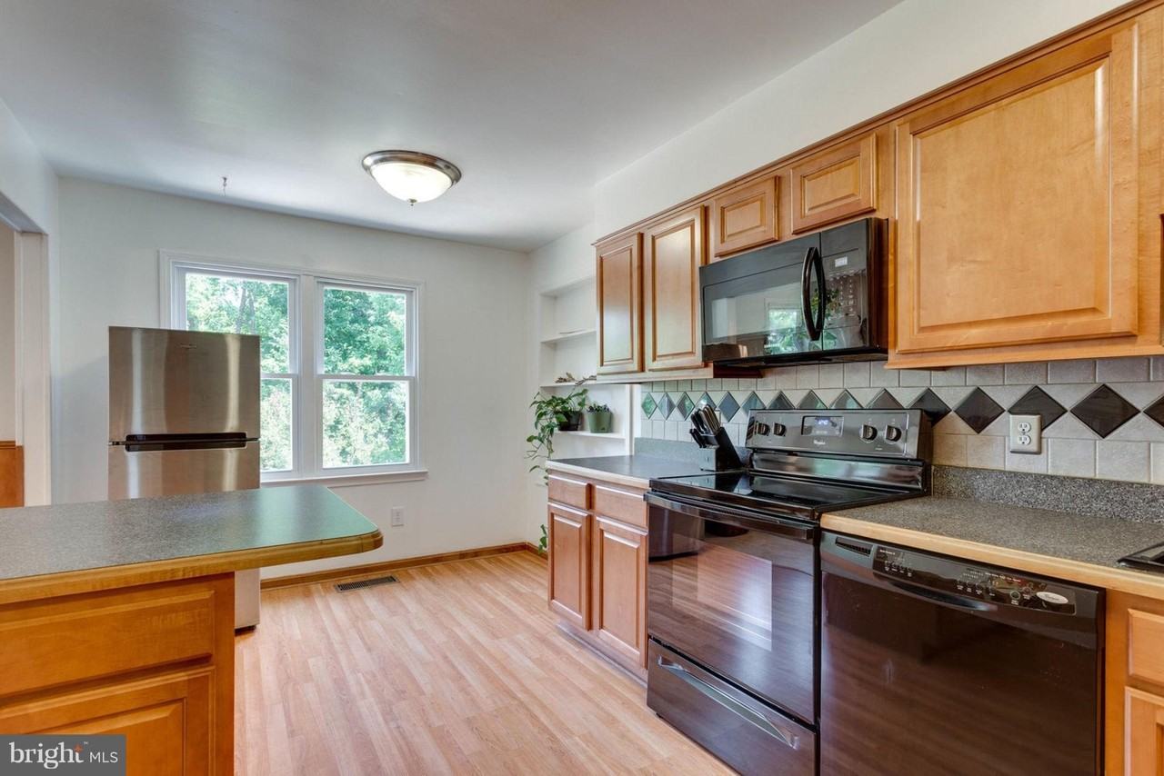9427 Cherwek Dr - Photo 4 of 25
