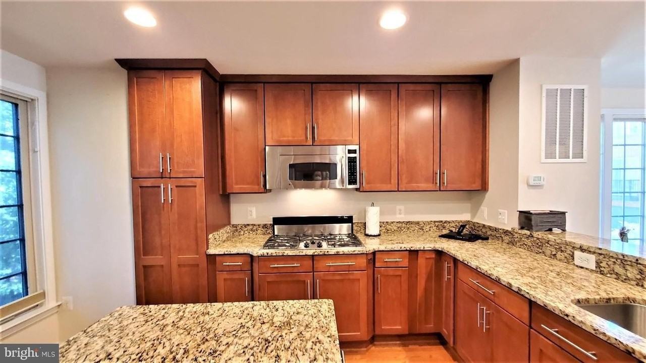 9700 Cedar Farm Cir - Photo 7 of 21