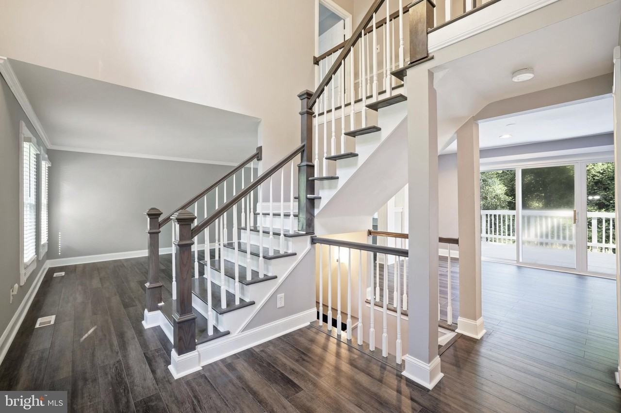 1518 Gingerwood Ct - Photo 4 of 35