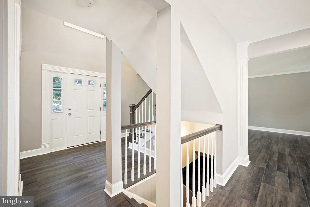 1518 Gingerwood Ct - Photo 5 of 35