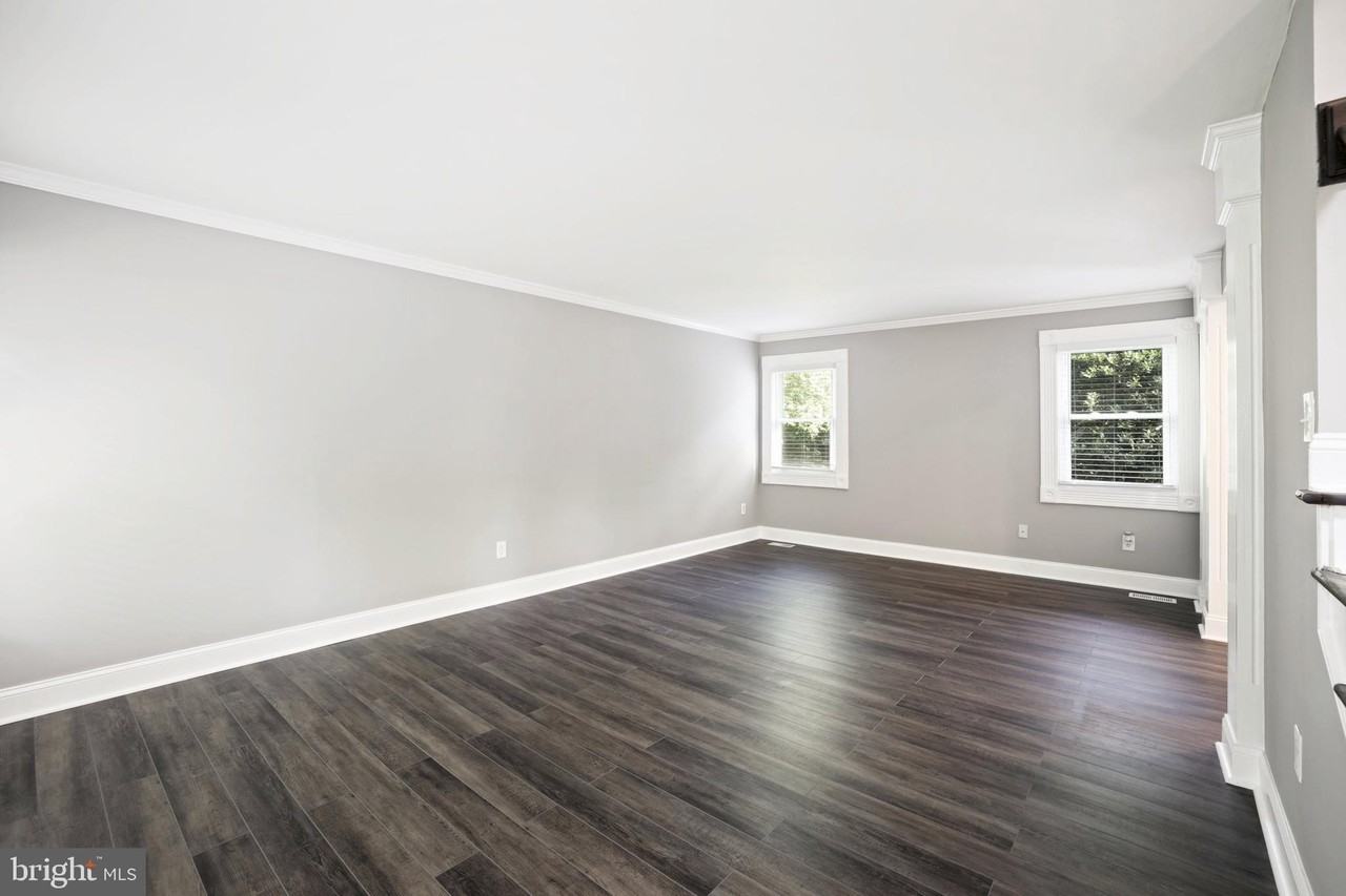 1518 Gingerwood Ct - Photo 7 of 35