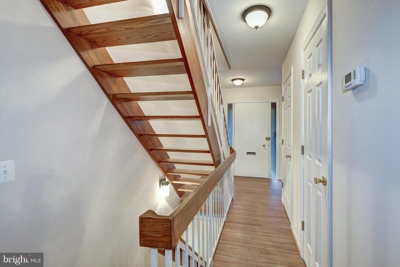 1502 Farsta Ct - Photo 2 of 30