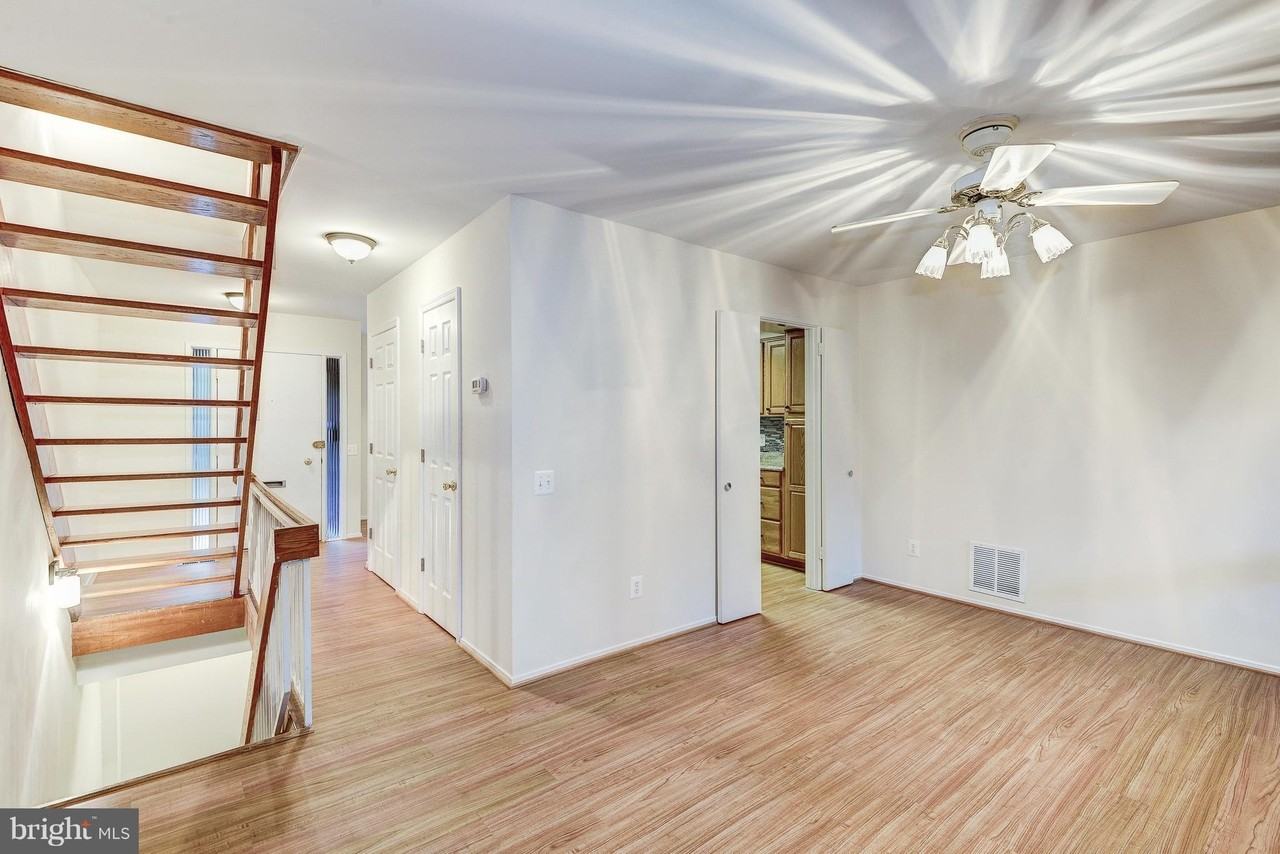 1502 Farsta Ct - Photo 7 of 30