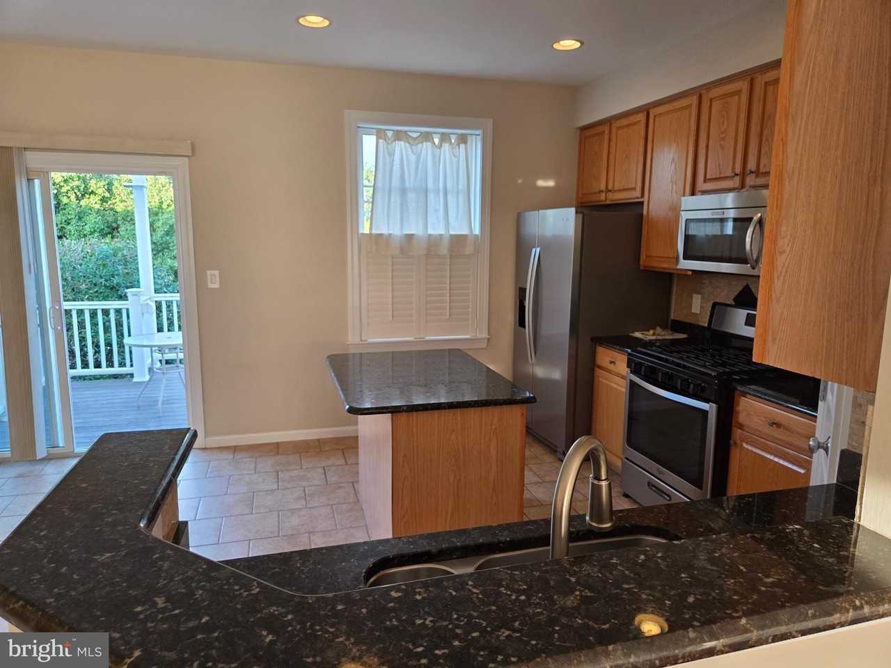 5504 Sacramento Mews Pl - Photo 4 of 43