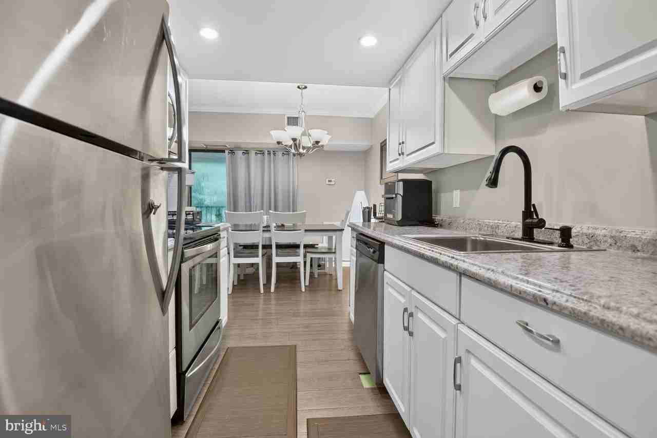 11645 Stoneview Sq #21C - Photo 2 of 12