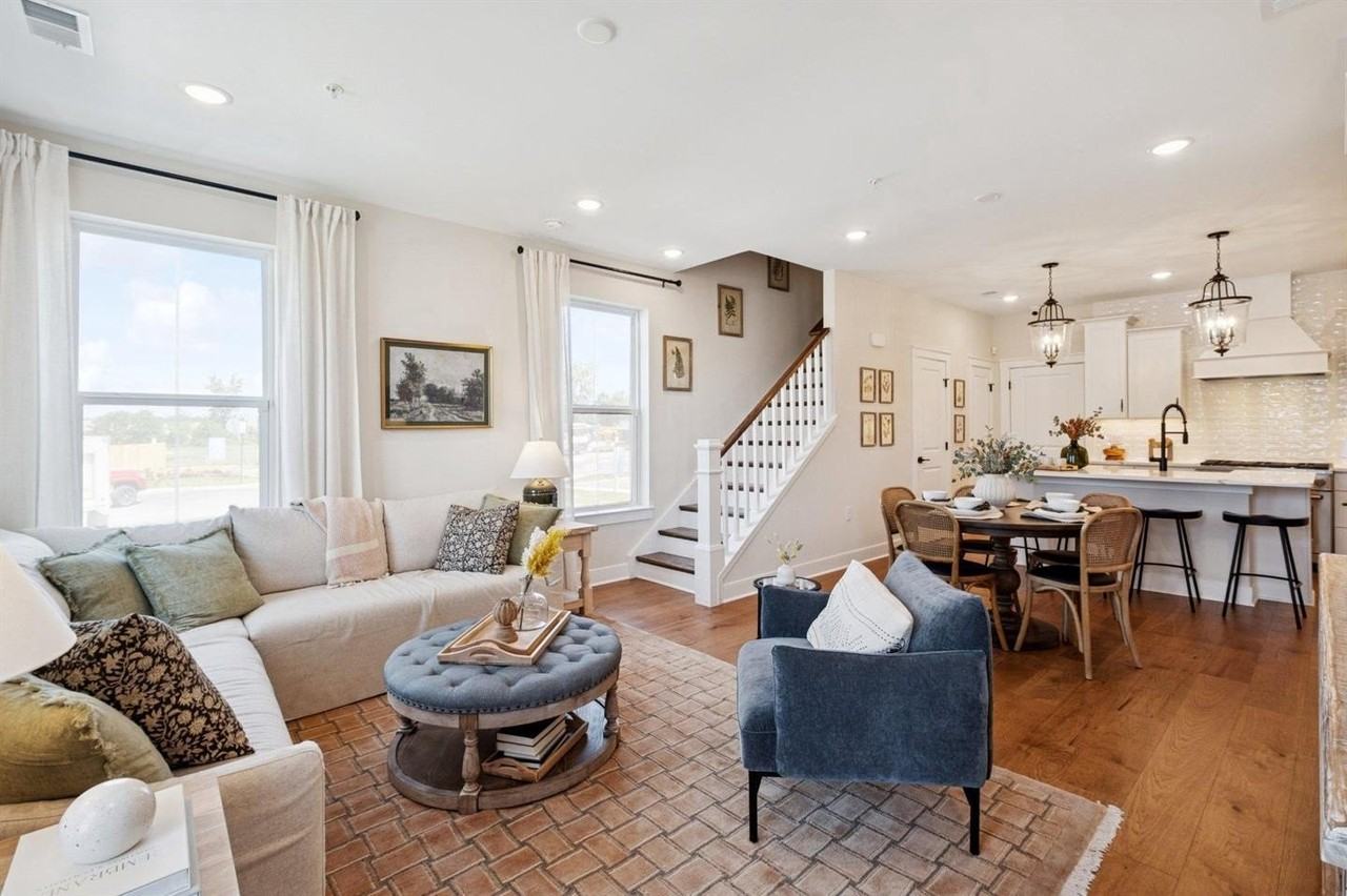 Deco Cir - Photo 2 of 19