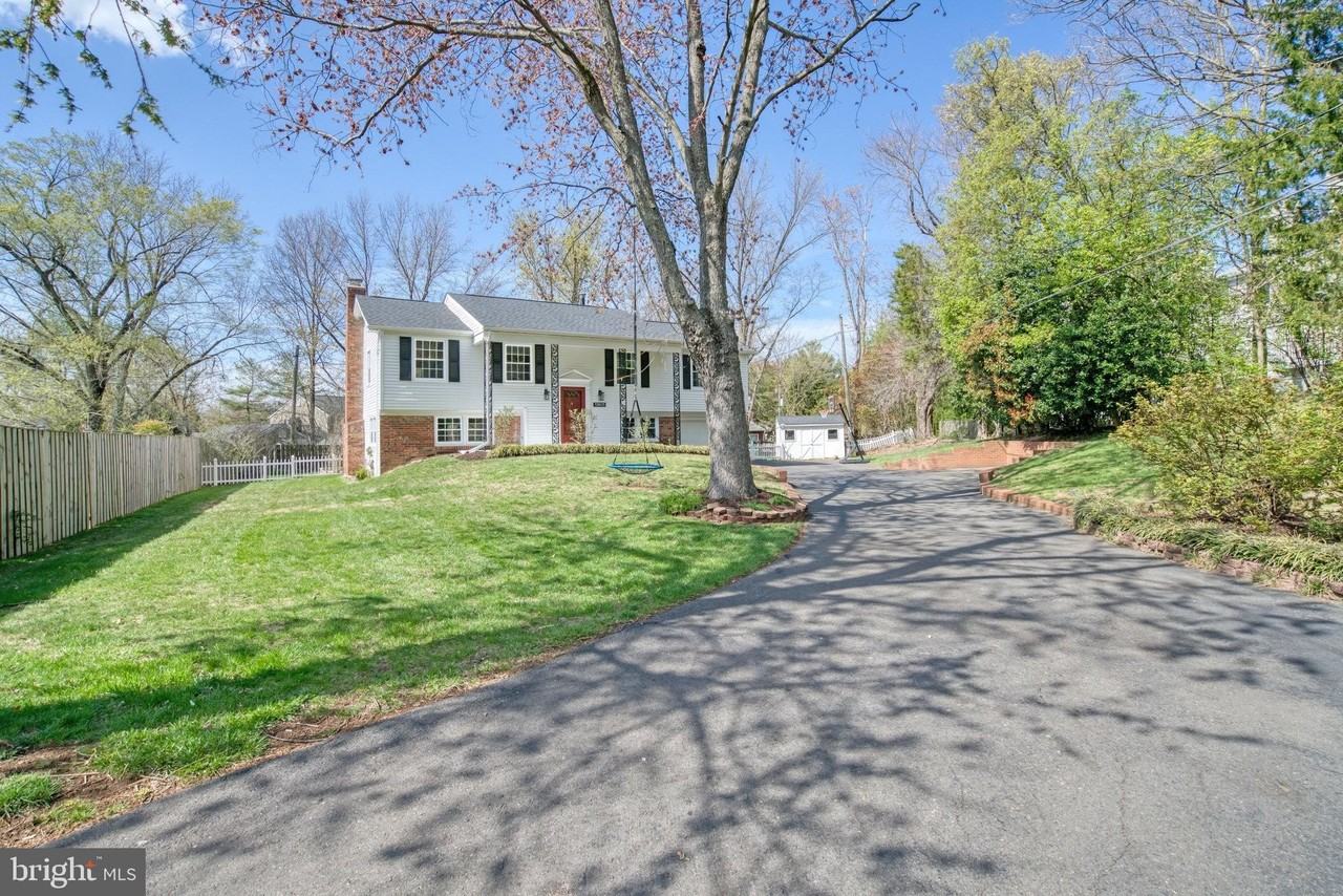 12805 Point Pleasant Dr - Photo 3 of 50