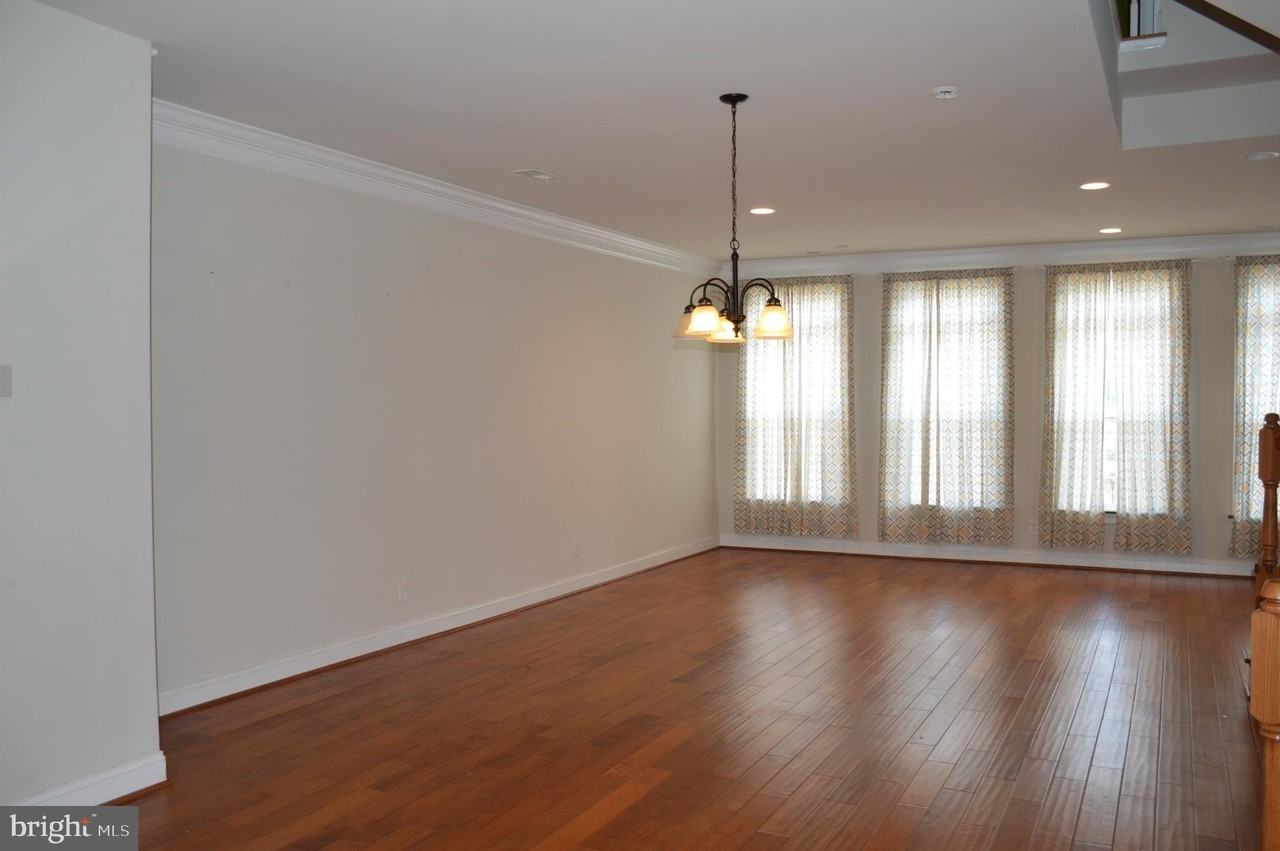 3059 Waterloo Ln - Photo 4 of 22