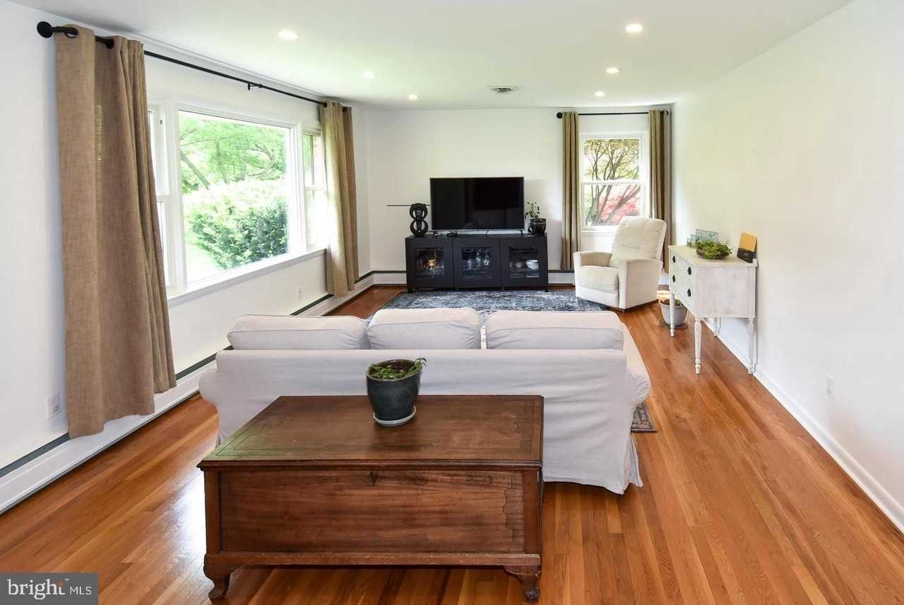 2 Cinnamon Fern Rd - Photo 4 of 38
