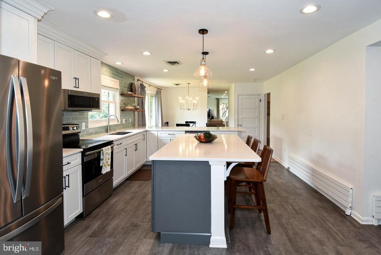 2 Cinnamon Fern Rd - Photo 7 of 38