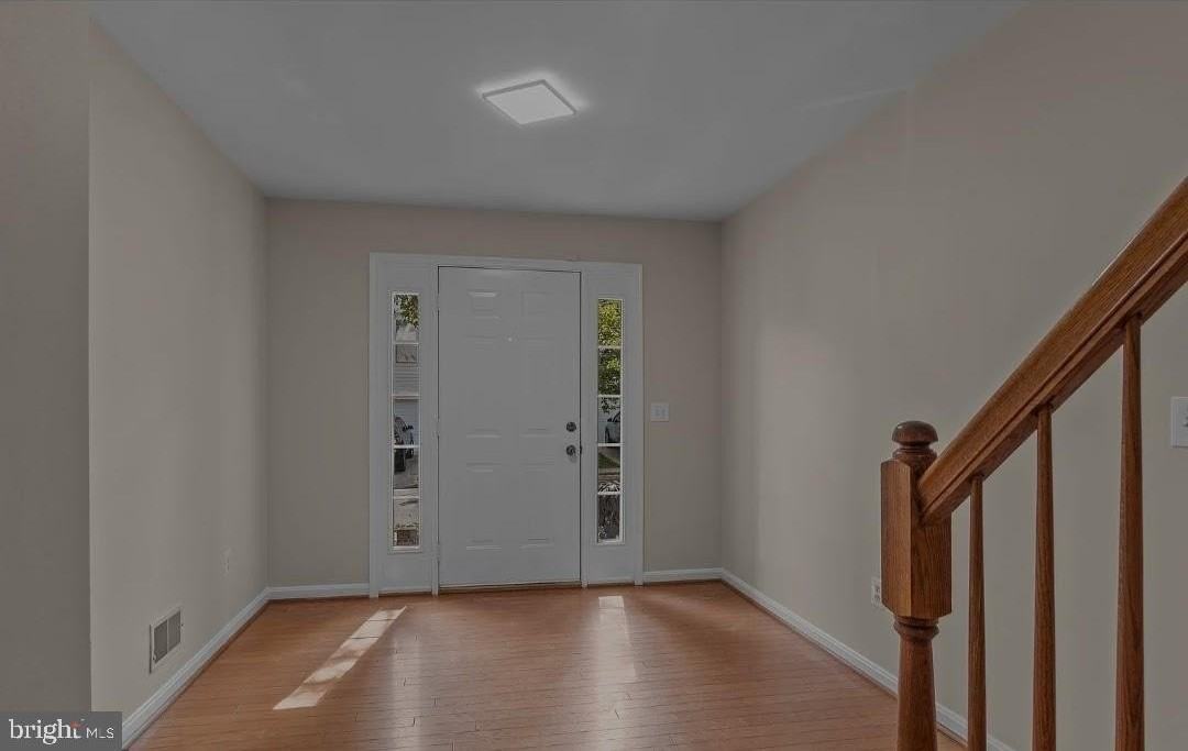 18763 Trident Sq - Photo 3 of 41