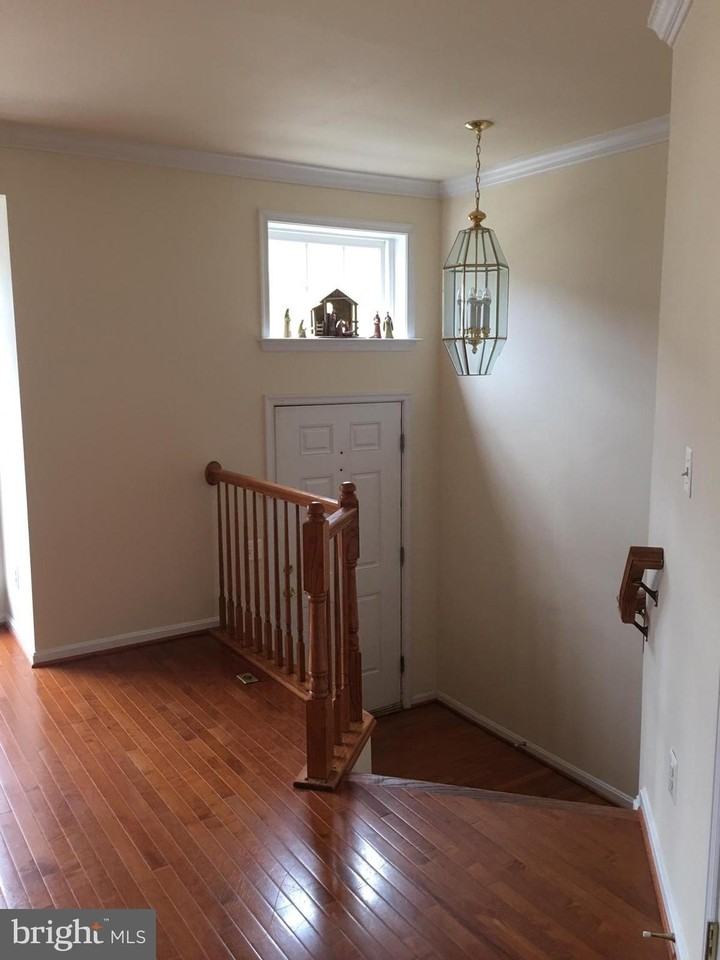 24656 Kings Canyon Sq - Photo 3 of 50