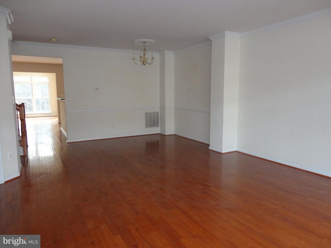 24656 Kings Canyon Sq - Photo 4 of 50
