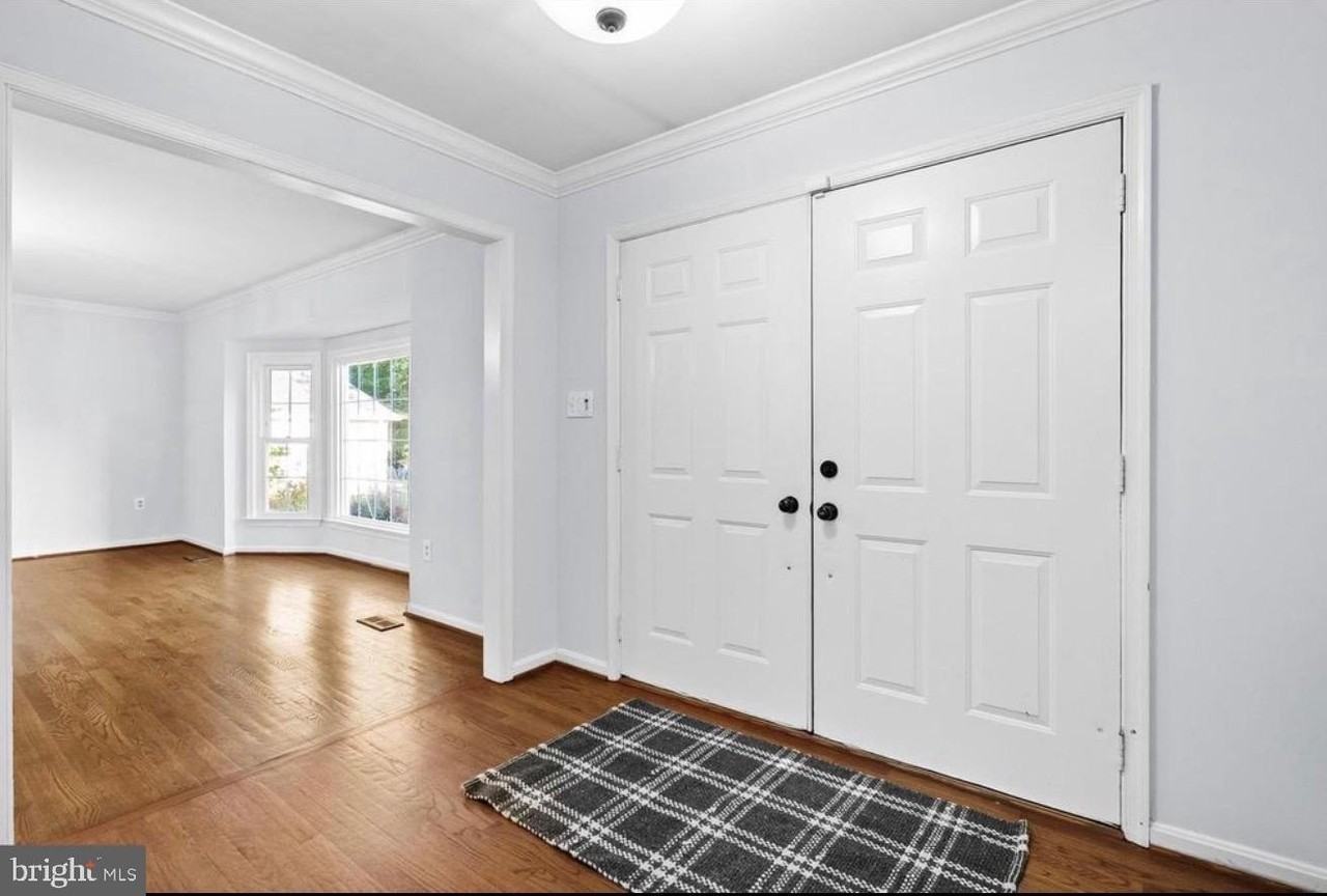 25 Whittingham Cir - Photo 2 of 15