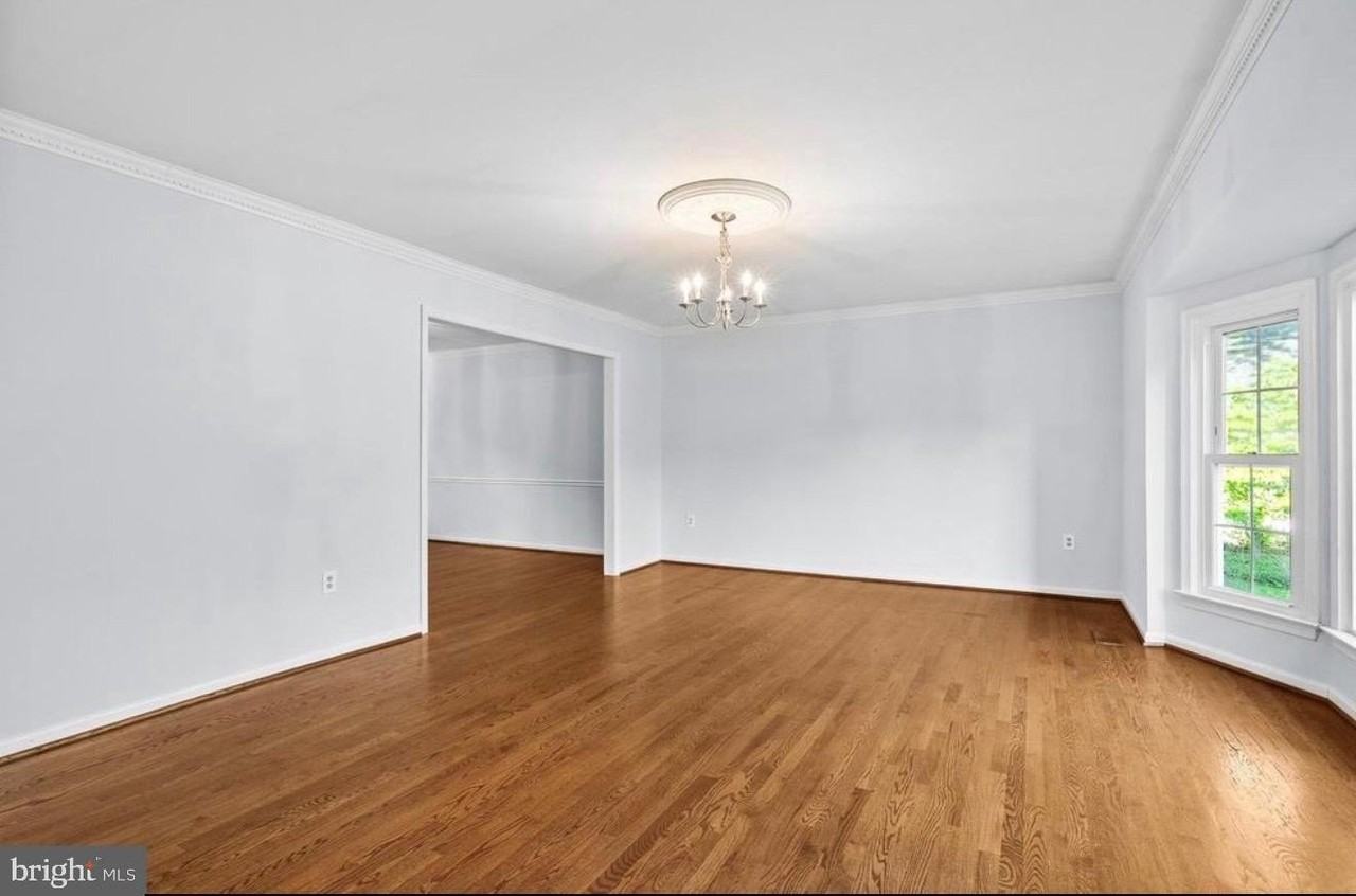 25 Whittingham Cir - Photo 4 of 15