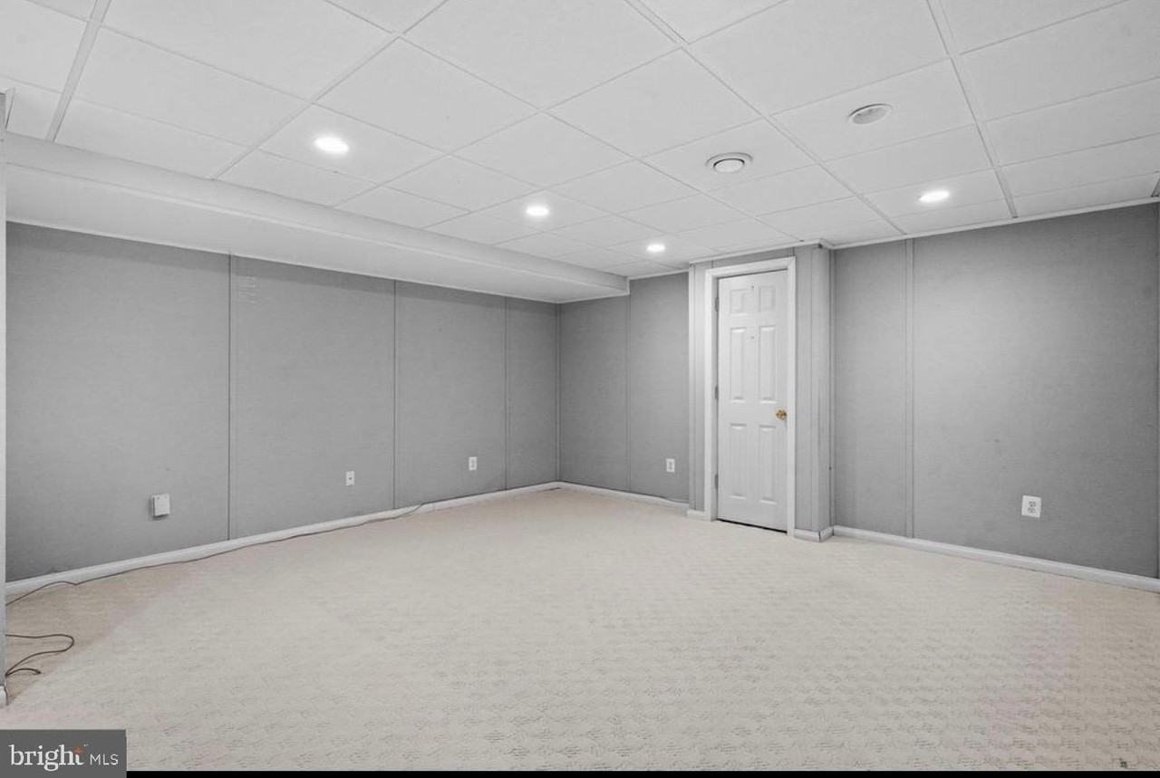 25 Whittingham Cir - Photo 7 of 15